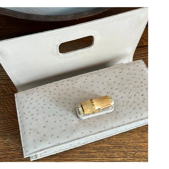 Miss Mak Faux Ostrich Clutch with chain strap - Picture 5 of 11